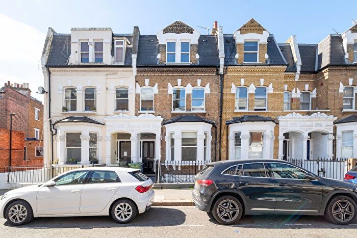 1 Bedroom Flat For Sale In Chesilton Road, Fulham, SW6