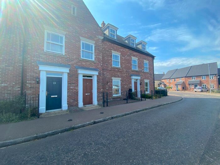 3 Bedroom Terraced House To Rent In Royal Sovereign Crescent, Bradwell, Great Yarmouth, Norfolk, NR31