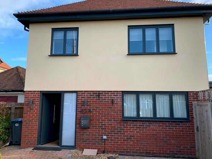 3 Bedroom Detached House To Rent In Queens Road, Felixstowe, IP11