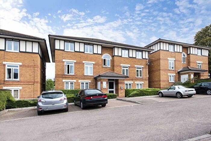 1 Bedroom Flat To Rent In Wenlock Gardens, London, NW4