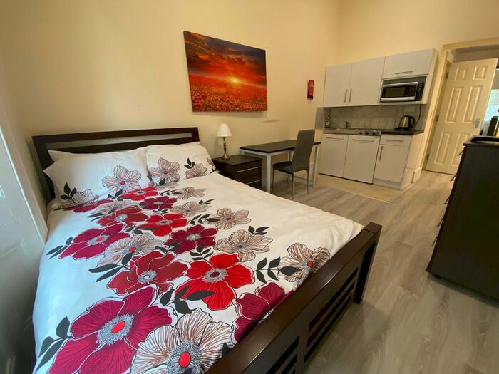 Studio To Rent In Cromwell Road, London, SW7