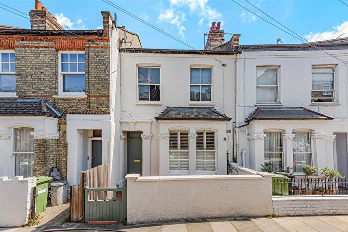2 Bedroom Flat For Sale In Rainville Road, Fulham, W6