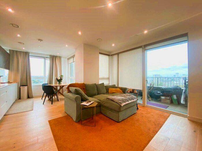 2 Bedroom Flat To Rent In Duval House, Grant Road, London, Surrey, SW11