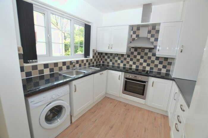 1 Bedroom Flat To Rent In Fairwinds Close, Dronfield, S18