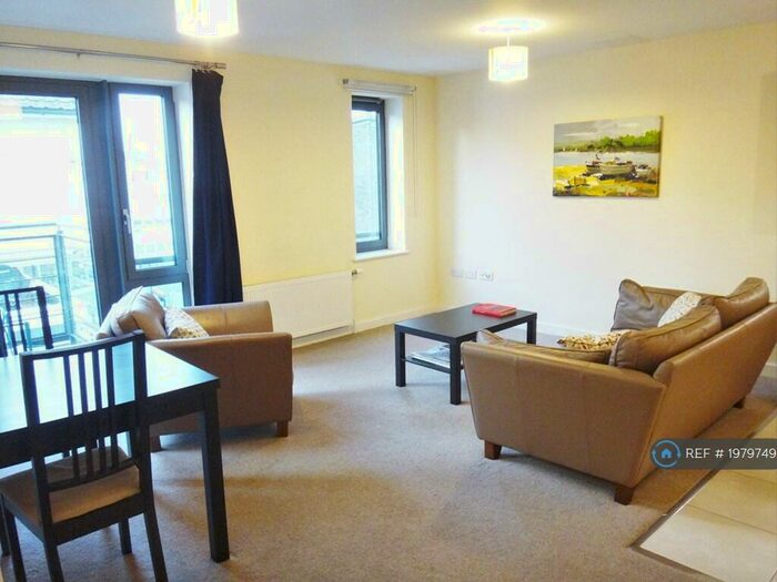 1 Bedroom Flat To Rent In Honeyfield, London, N4