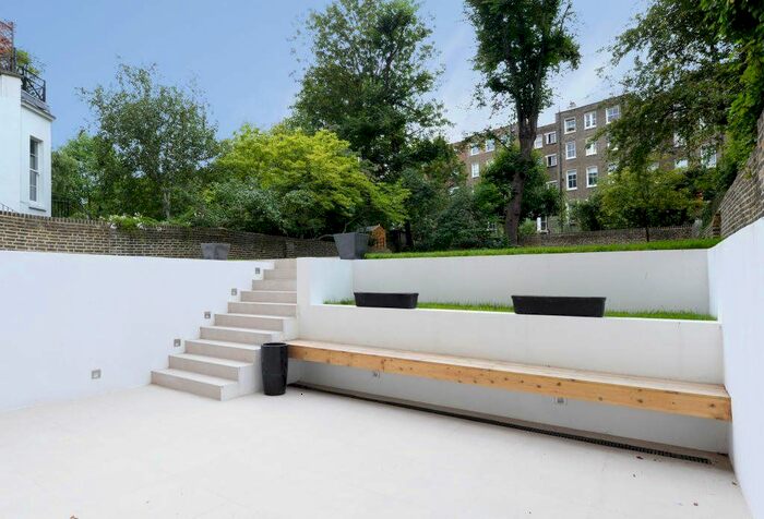 4 Bedroom Flat To Rent In Lexham Gardens, London, W8