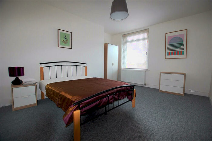 1 Bedroom Terraced House To Rent In Elliott Street, Shipley, Bradford, BD18