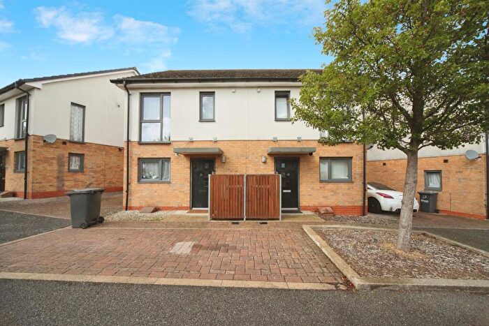 2 Bedroom Semi-Detached House For Sale In Someries Hill, Luton, LU2