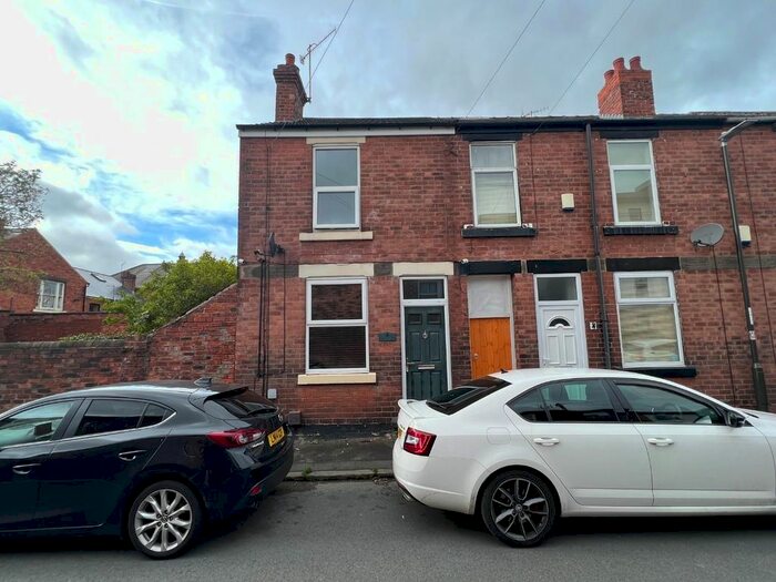 2 Bedroom Terraced House To Rent In School Board Lane, Chesterfield, S40