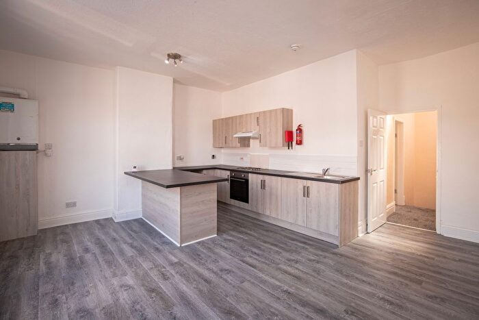 3 Bedroom Flat To Rent In Carshalton Road, Blackpool, FY1