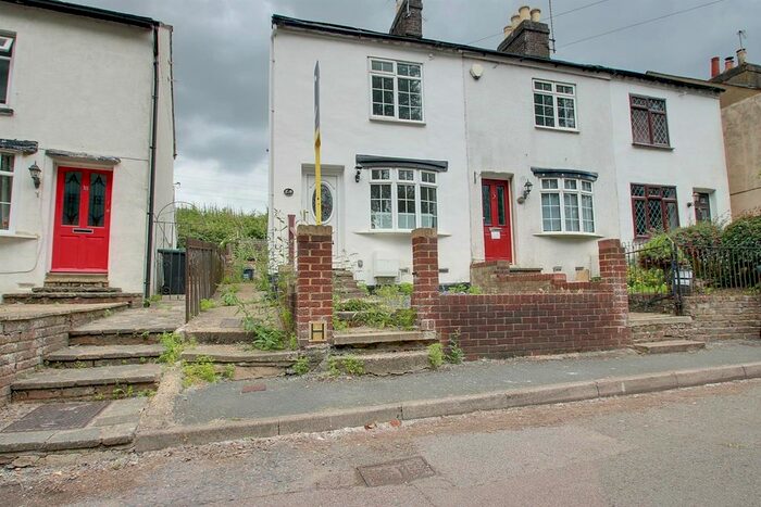 2 Bedroom End Of Terrace House To Rent In Railway Terrace, Kings Langley, WD4