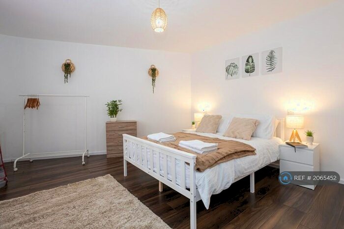 5 Bedroom Terraced House To Rent In Woodhouse Street, Manchester, M18