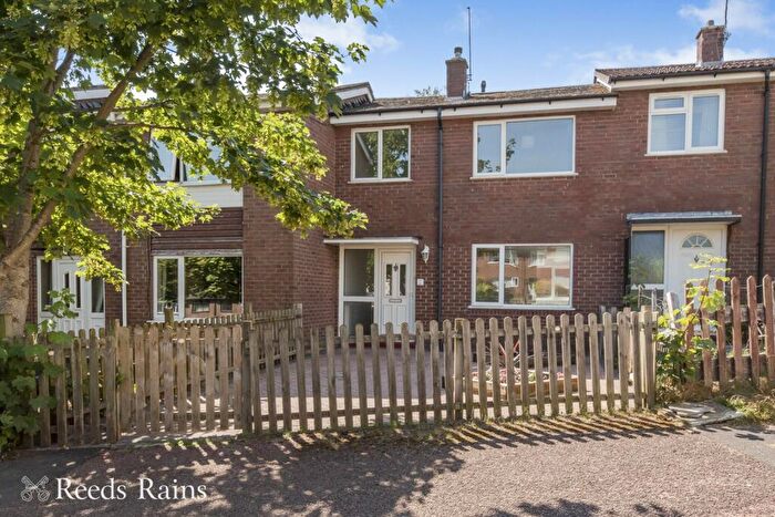 3 Bedroom Terraced House To Rent In Kirkstall Close, Macclesfield, Cheshire, SK10