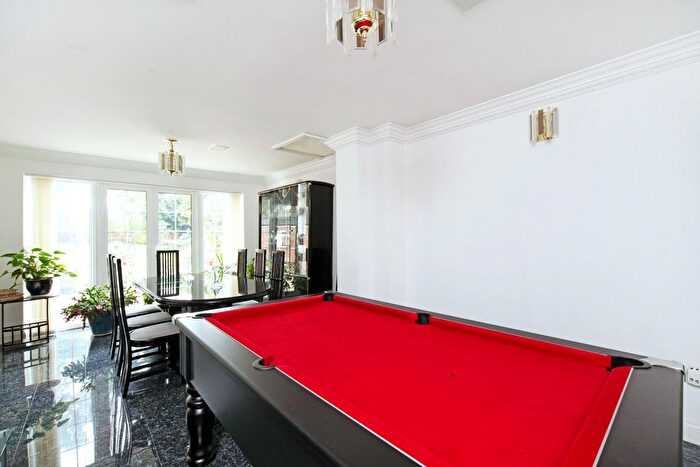 6 Bedroom Detached House To Rent In Winkfield Road, Windsor, SL4