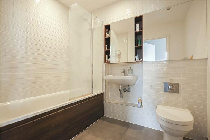 1 Bedroom Apartment For Sale In Victory Parade, Woolwich, SE18