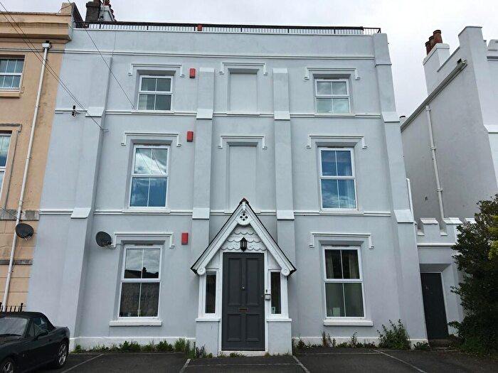 2 Bedroom Flat For Sale In Bedford Terrace, North Hill, Beds With Parking, PL4