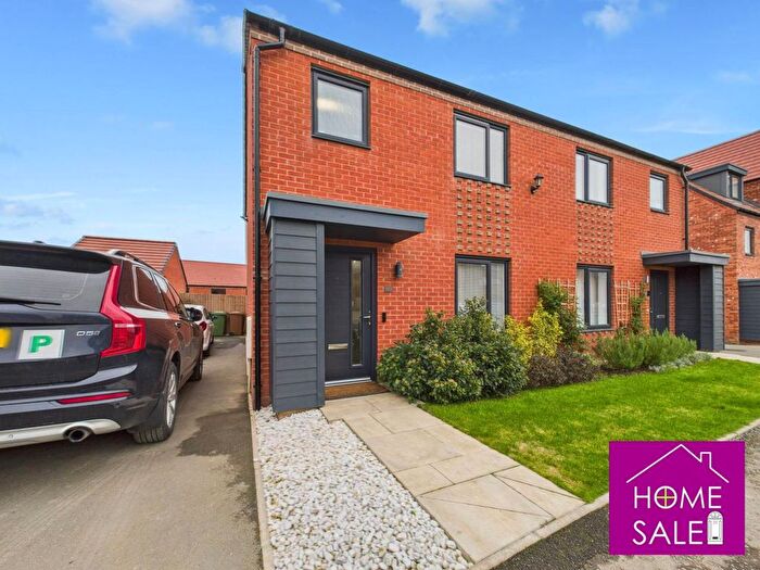 3 Bedroom Semi-Detached House For Sale In Fitzhugh Rise, Wellingborough, NN8