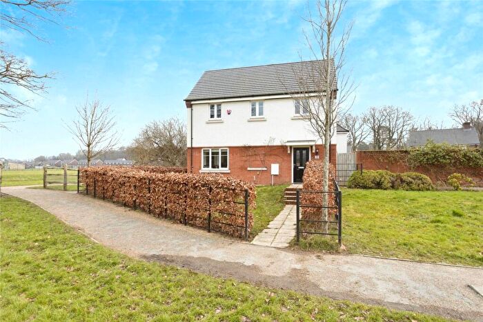 3 Bedroom End Of Terrace House For Sale In Riverside Walk, Crawley, West Sussex, RH10