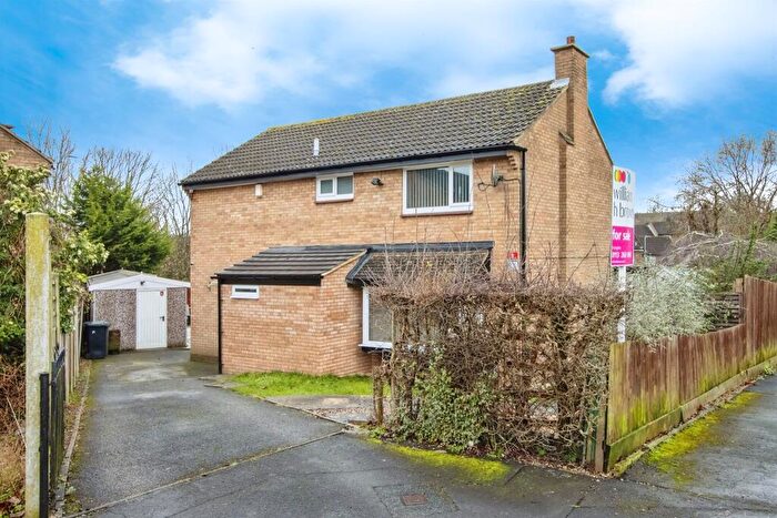 4 Bedroom Detached House For Sale In Walnut Close, Leeds, LS14