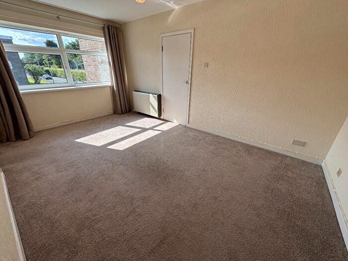 2 Bedroom Flat To Rent In Curlew Close, Whitchurch, CF14