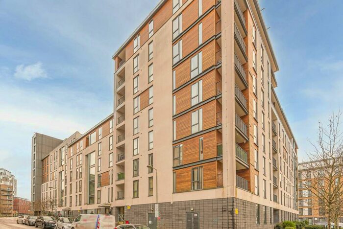 3 Bedroom Flat To Rent In Felix Court, Colindale, London, NW9