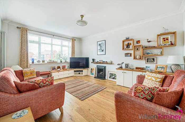 5 Bedroom Detached House For Sale In Broadmeadow Road, Weymouth, DT4
