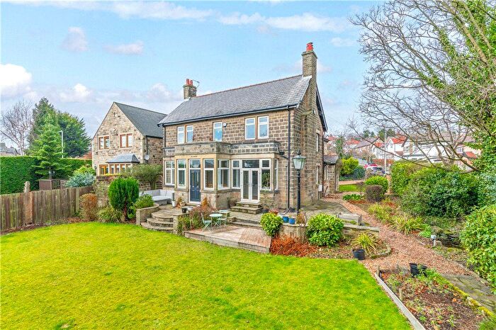 5 Bedroom Detached House To Rent In West Lane, Baildon, West Yorkshire, BD17