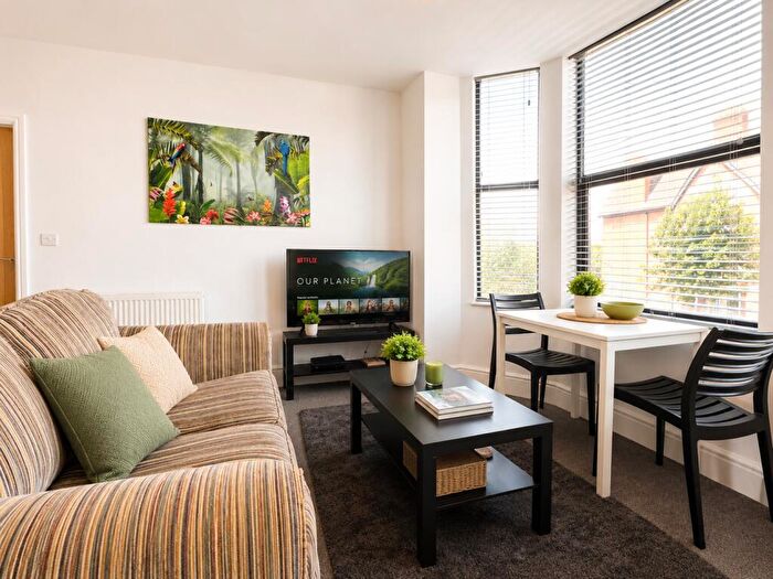 2 Bedroom Apartment To Rent In Flat, Millicent Road, West Bridgford, Nottingham, NG2
