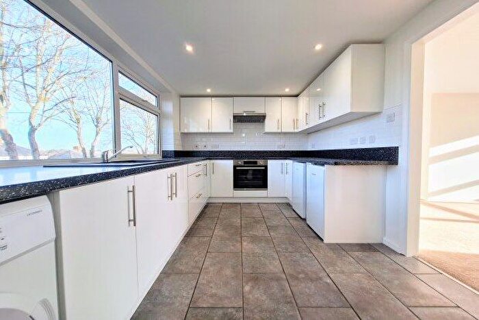 2 Bedroom Flat To Rent In Oakfield Lane, Dartford, DA1