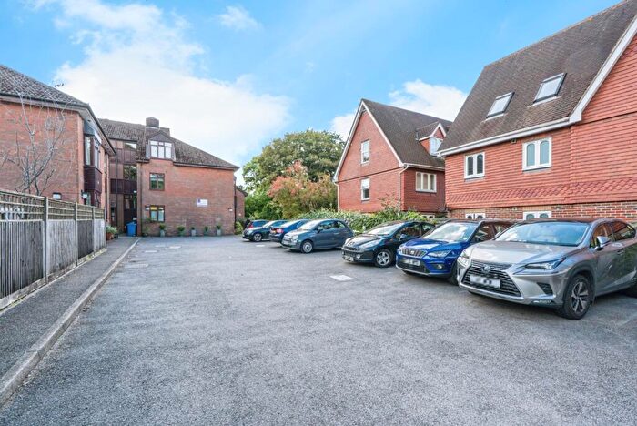 1 Bedroom Flat For Sale In Headley Road, Grayshott, Hindhead, Hampshire, GU26