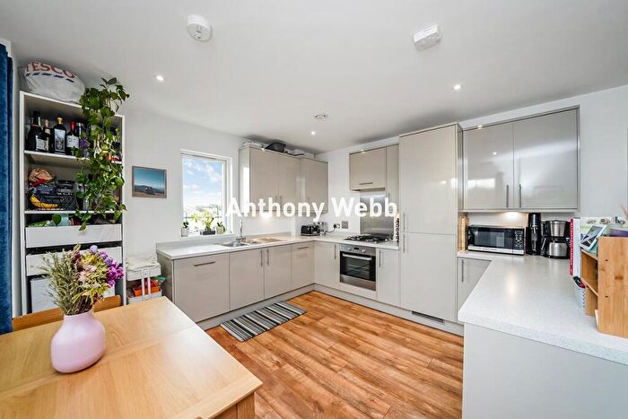 2 Bedroom Flat For Sale In Bluebonnet Court, Ruby Mews, Palmers Green, N13