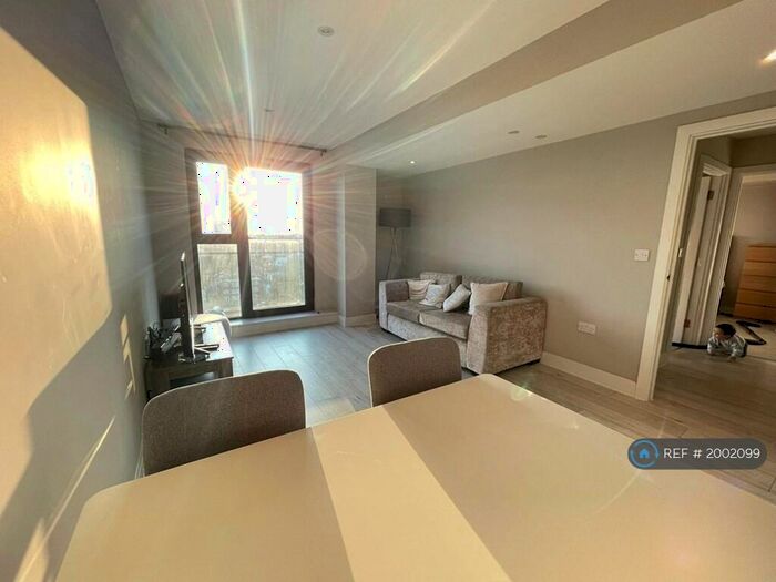 2 Bedroom Flat To Rent In Beaumont Court, Southend-On-Sea, SS2