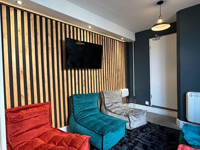 6 Bedroom Terraced House To Rent In Monks Road, LN2