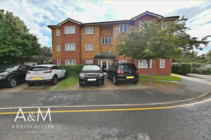 2 Bedroom Flat To Rent In Lewis Way, Dagenham, RM10