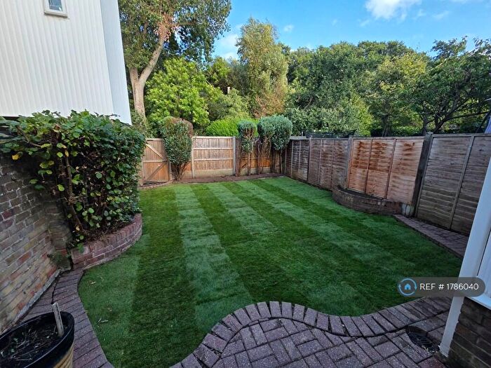 4 Bedroom Terraced House To Rent In Dorchester Court, Shirley, CR0