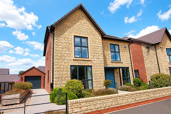 4 Bedroom Detached House For Sale In Redlands Way, SN3