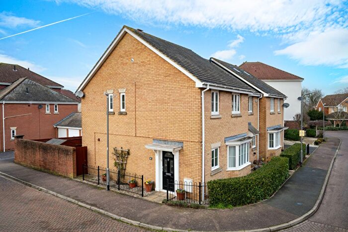 3 Bedroom End Of Terrace House For Sale In Windsor Road, Pitstone, Leighton Buzzard, LU7