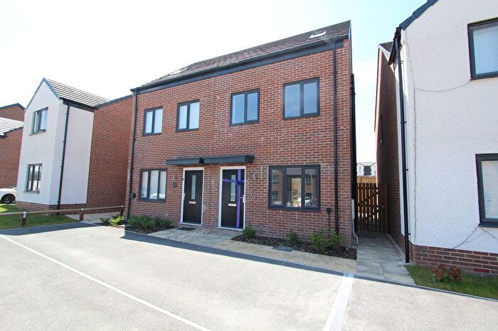 3 Bedroom Semi-Detached House To Rent In Hawes Way, Waverley, S60