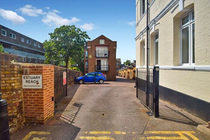 2 Bedroom Apartment For Sale In Estuary Reach, Pleasant Row, Brompton, Gillingham, ME7