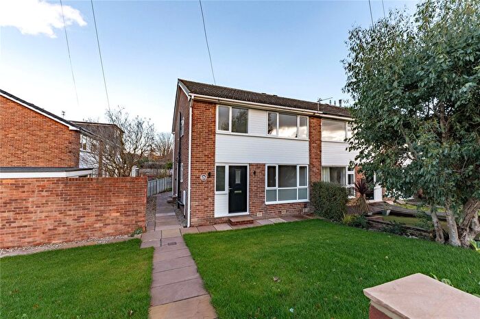 4 Bedroom Detached House For Sale In King Lane, Leeds, West Yorkshire, LS17