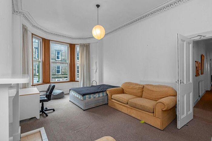 3 Bedroom Flat To Rent In Polwarth Crescent, Edinburgh, EH11