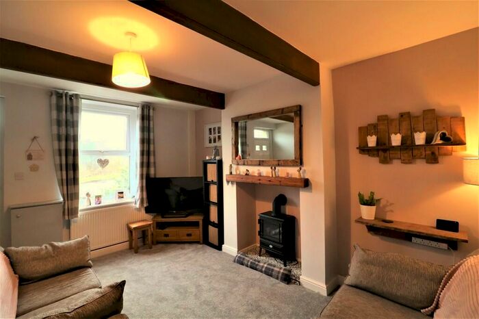 2 Bedroom Terraced House For Sale In Chunal Lane, Glossop, SK13