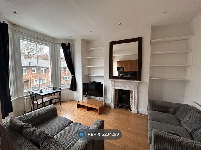 2 Bedroom Flat To Rent In Sandmere Road, London, SW4
