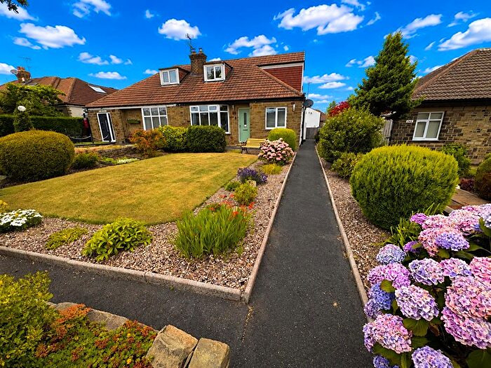 4 Bedroom Semi-Detached Bungalow For Sale In Leaventhorpe Lane, Thornton, Bradford, BD13