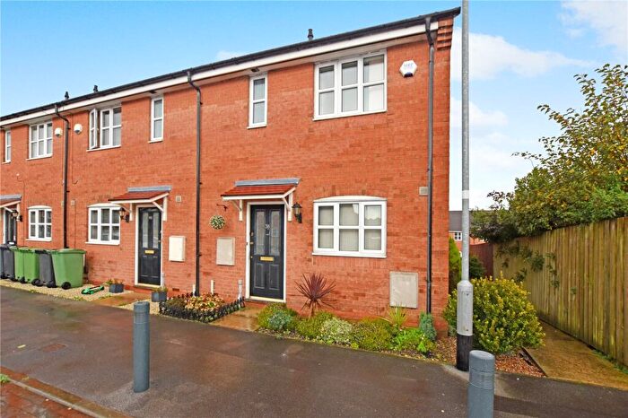 3 Bedroom Semi-Detached House To Rent In Shire Road, Morley, Leeds, LS27