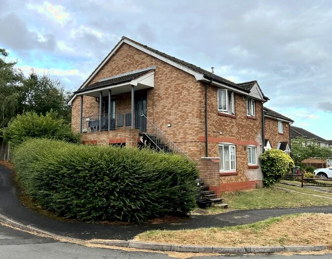 Studio To Rent In Devonshire Gardens, Southampton, SO31