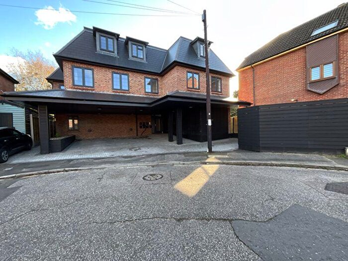 2 Bedroom Flat To Rent In Christchurch, BH23