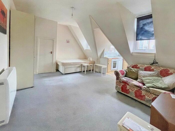 Studio To Rent In Durley Gardens, Bournemouth, BH2