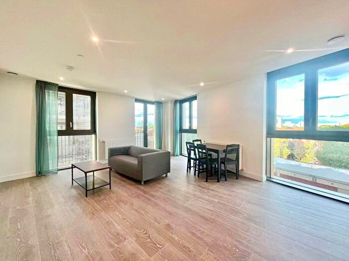 2 Bedroom Flat To Rent In Holbrook Road, London, E15