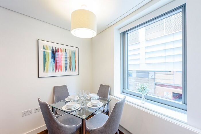 3 Bedroom Flat To Rent In Merchant Square East, Paddington, London, W2
